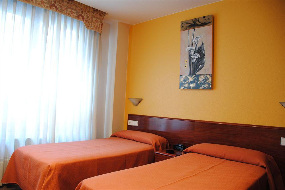 Hotel Playa Poniente กิฮอน ภายนอก รูปภาพ