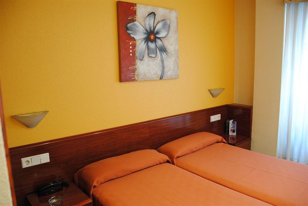 Hotel Playa Poniente กิฮอน ภายนอก รูปภาพ