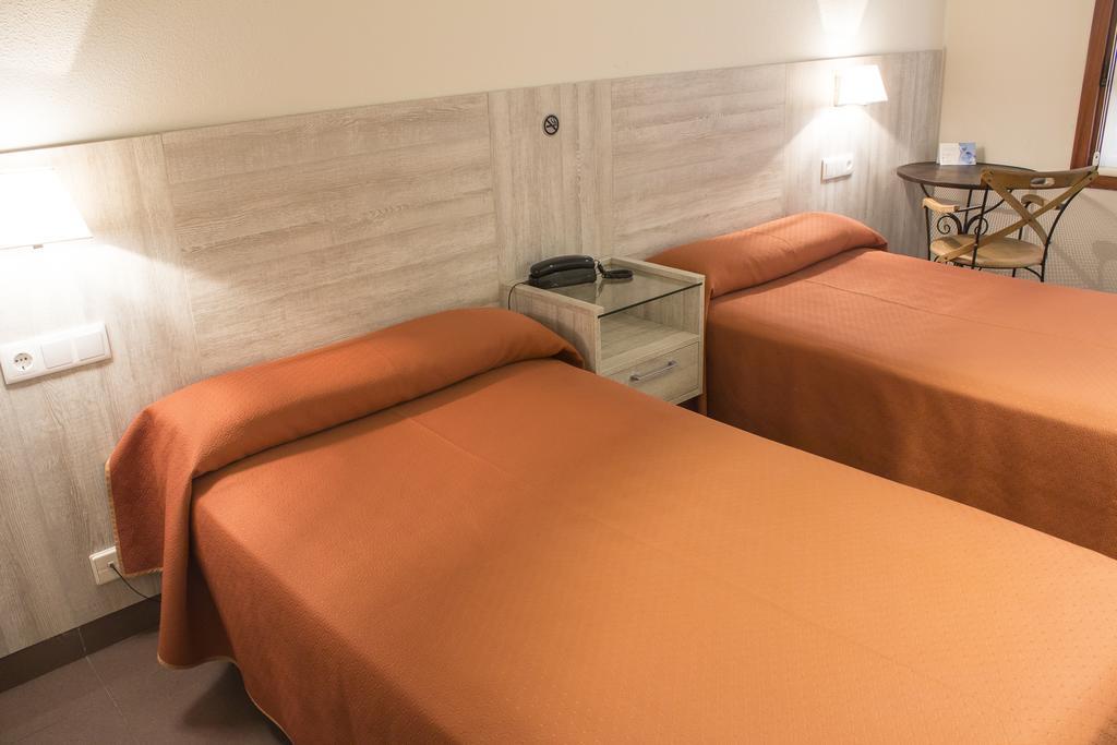 Hotel Playa Poniente กิฮอน ภายนอก รูปภาพ