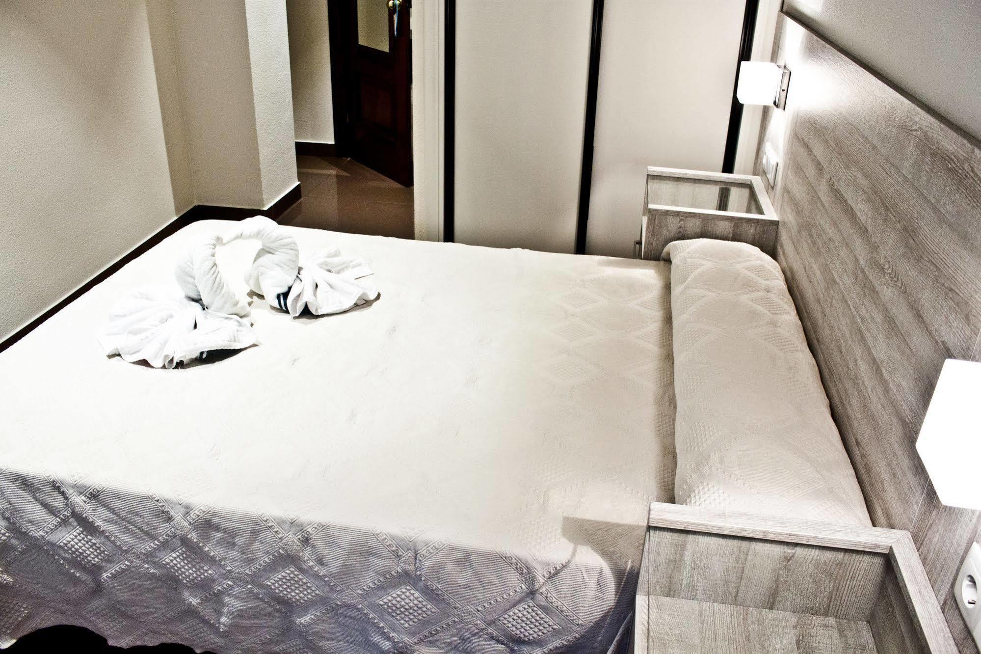 Hotel Playa Poniente กิฮอน ภายนอก รูปภาพ